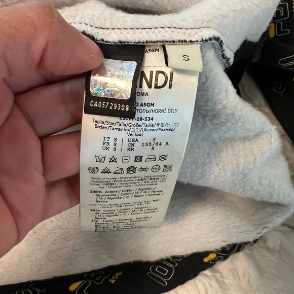 Fendi sweater - Picture 8 of 9